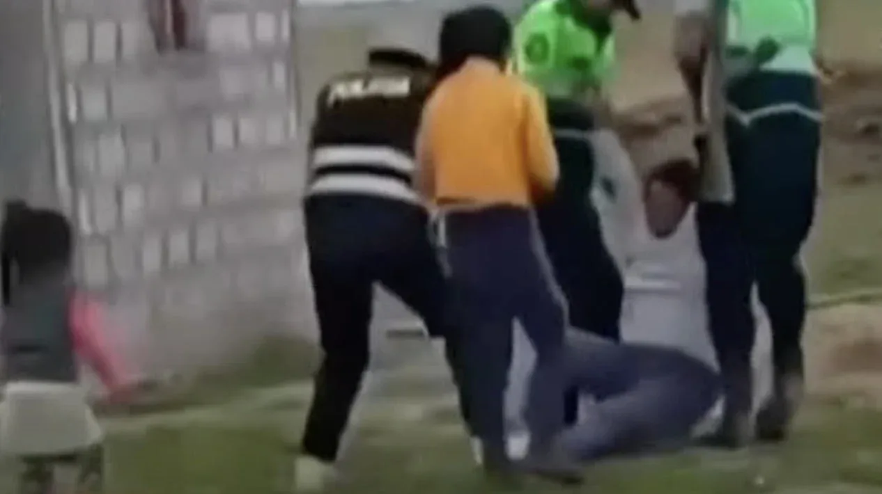 Policías intervienen a embarazada y le causan aborto (VIDEO)